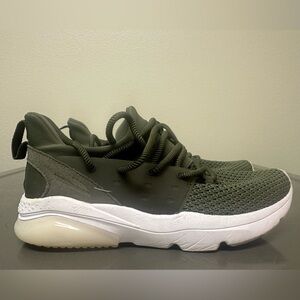 Champion cushion fit size 6 green olive